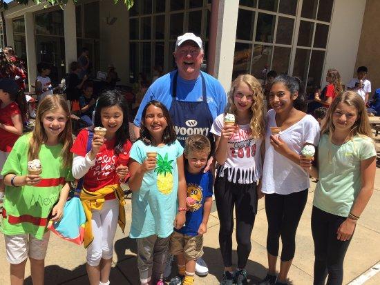 Woody's Yogurt Place